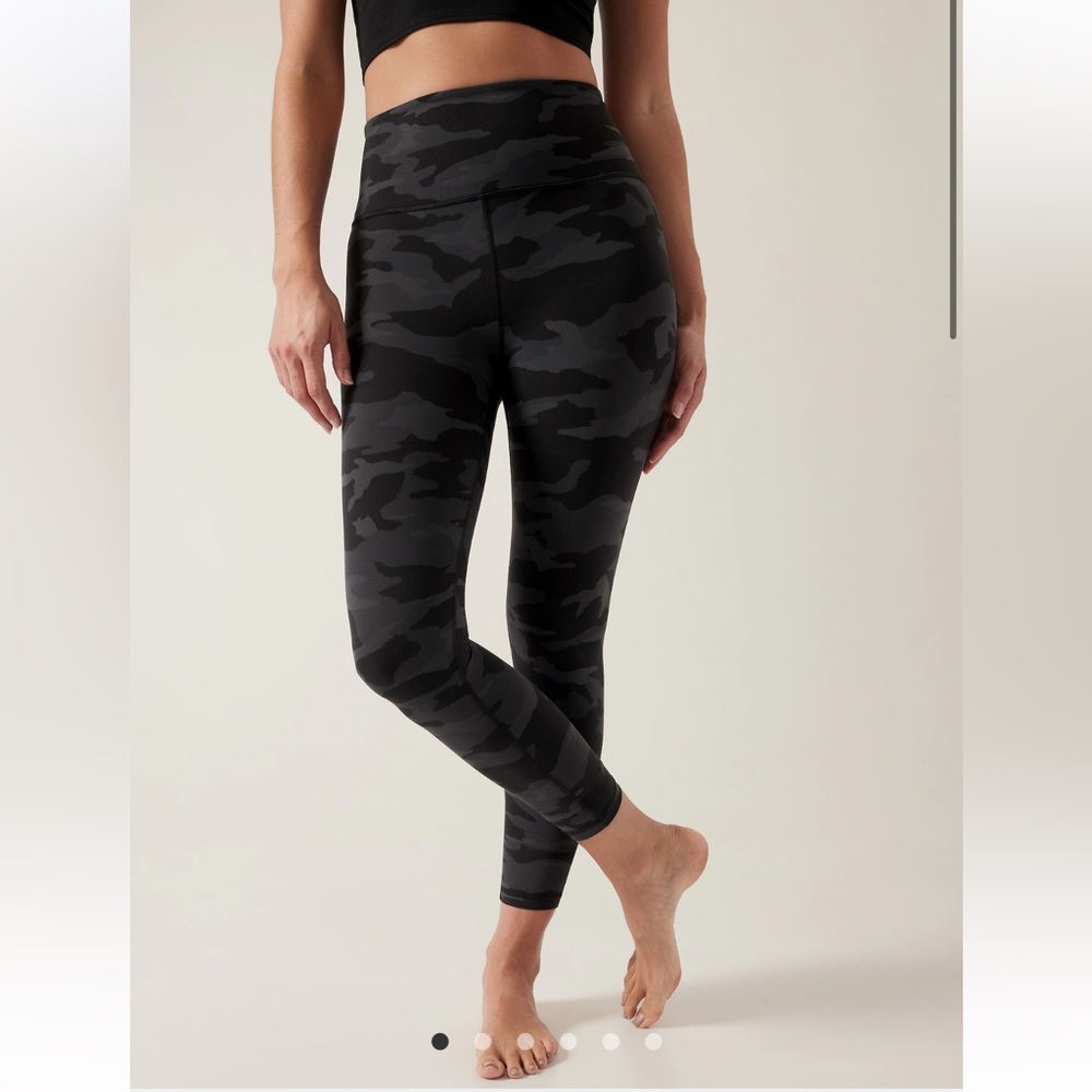 Elation Camo 7/8 tights, Athleta, size XXS🌟